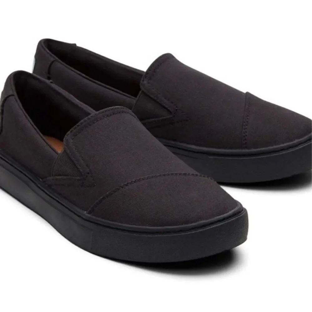 Toms  Women’s Luca Black Slip-On Sneakers Canvas size 6 new